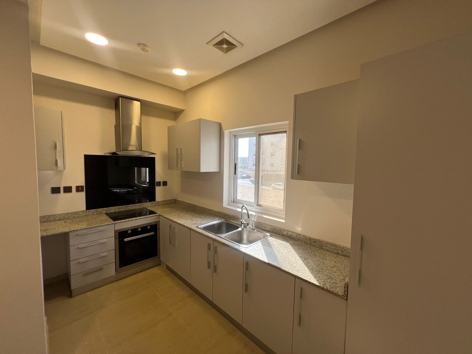 Janabiya, Apartments, Flats, Houses & Villas, BHD 350/month,  3 BR,  Spacious Semi-Furnished 3BR Apartment For Rent In Janabiyah