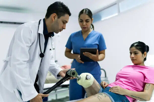 Ahmedabad, Health, Advanced Trauma Center In Gandhinagar