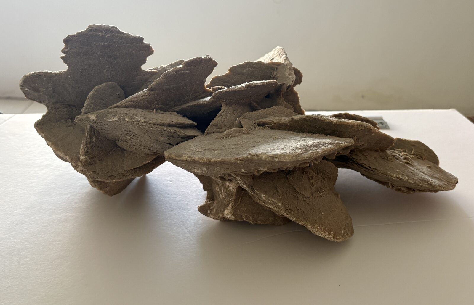 Manama, Collectibles, BHD 120,  Rare Approx 7kg Large Desert Rose Crystal Cluster (Saudi Origin) - Premium Specimen