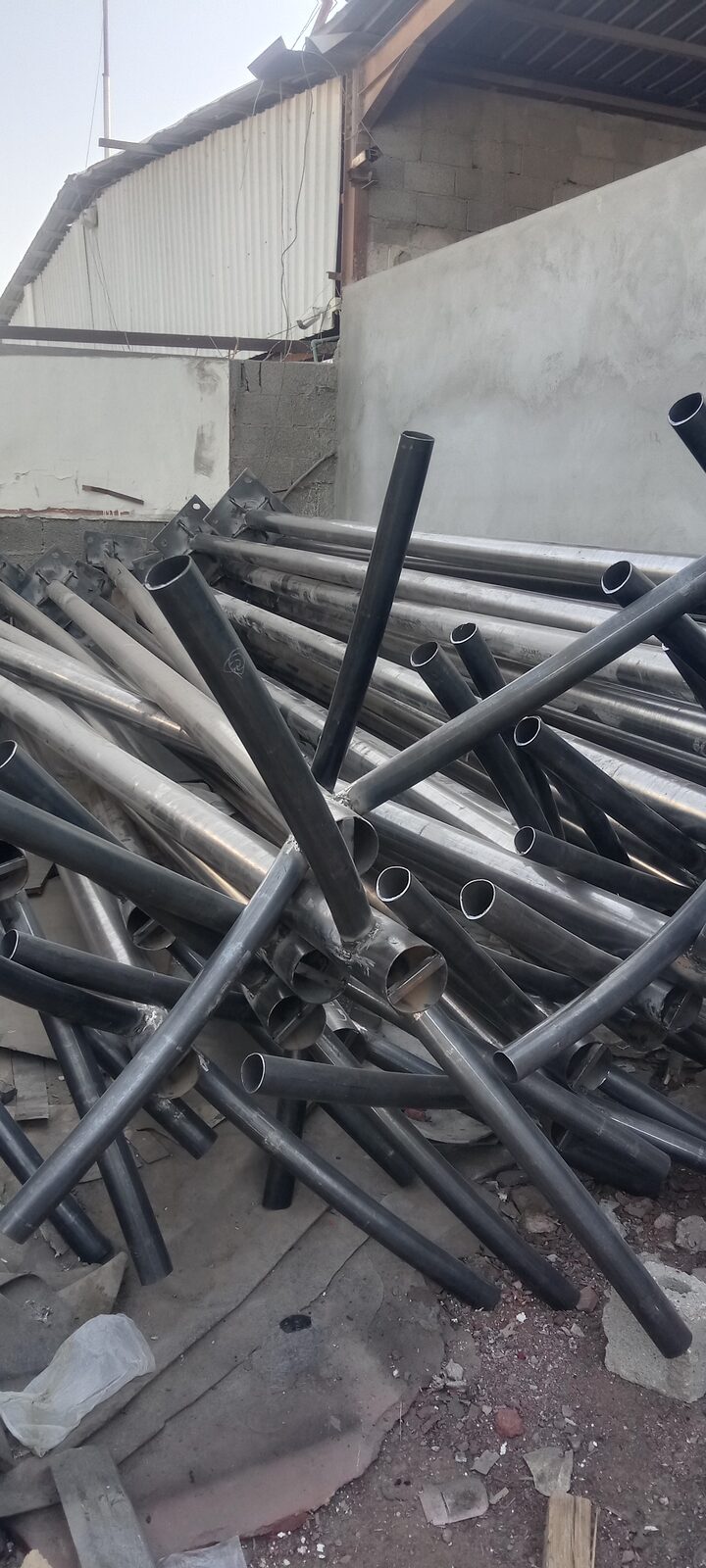 Riyadh, Construction, للحدادة و المونيم،الذجاج