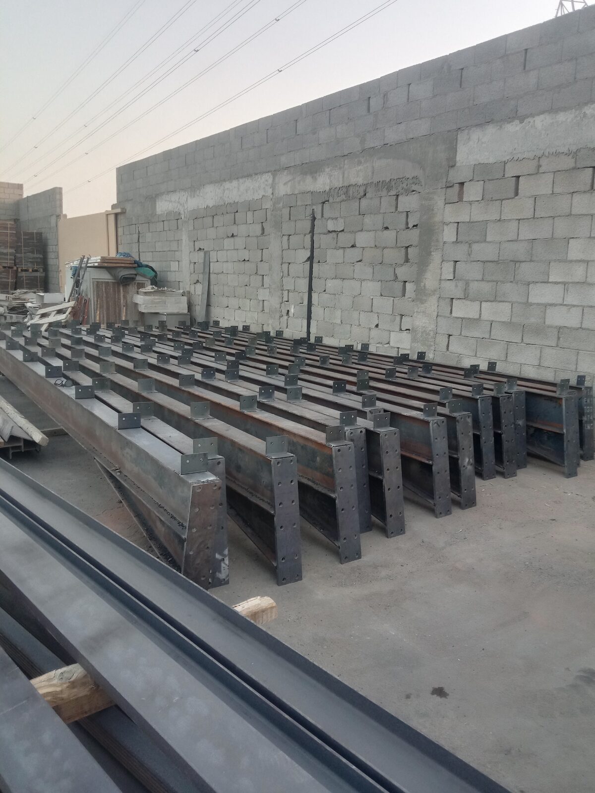 Riyadh, Construction, للحدادة و المونيم،الذجاج