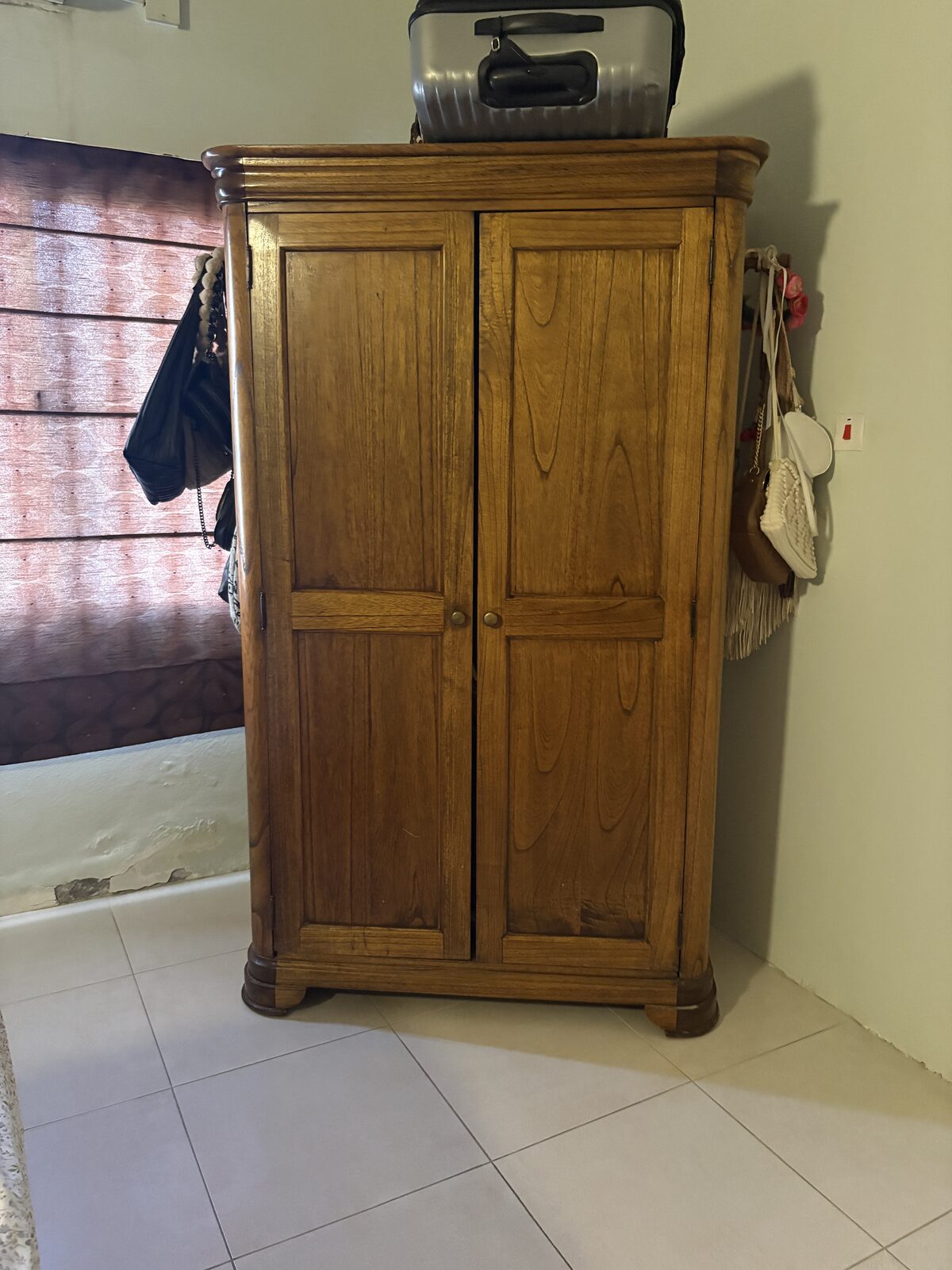 Manama, Collectibles, BHD 40,  Solid Wood Wardrobe