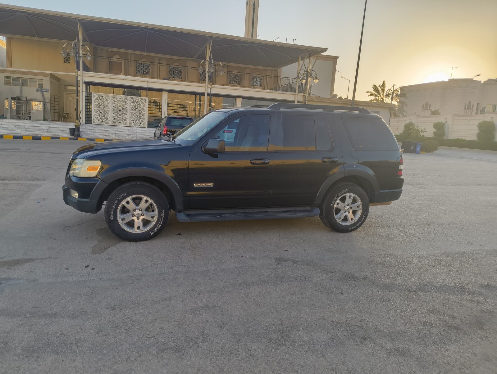 Riyadh, Vehicles, Cars & Trucks , SAR 13000,  Ford Explorer,  2007,  Automatic,  312000 KM,   XLT 7 Seater