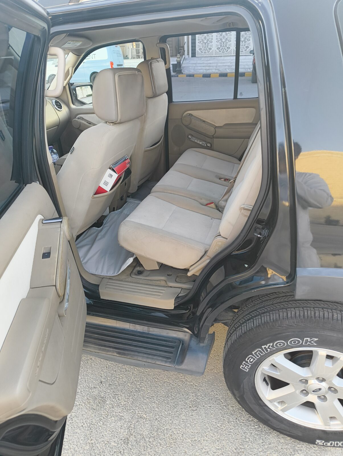 Riyadh, Vehicles, Cars & Trucks , SAR 13000,  Ford Explorer,  2007,  Automatic,  312000 KM,   XLT 7 Seater