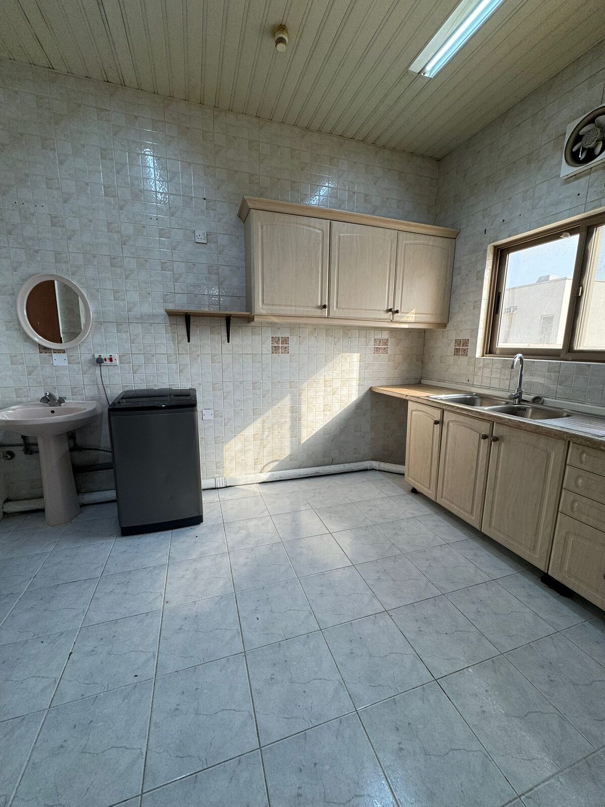 Adliya, Appliances, BHD 200,  Studdio/Fully Furnished/Unlimited EWA/ Heart Of Adliya
