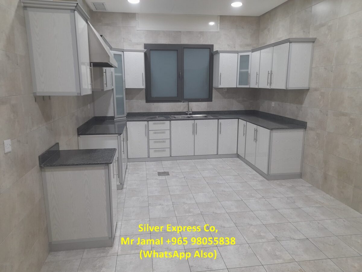 Funaitees, Apartments, Flats, Houses & Villas, KWD 900/month,  4 BR,  300 Sq. Meter,  4 Bedroom Private Villa Floor For Rent In Finatees.