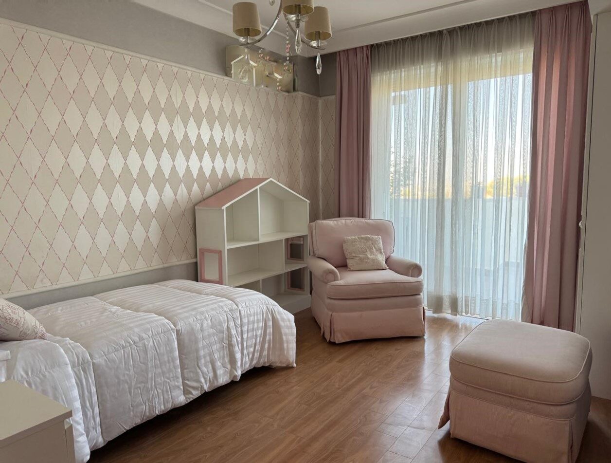 Abdoun, Apartments, Flats, Houses & Villas, JOD 33000/year,  Furnished,  3 BR,  250 Sq. Meter,  Duplex Rooftop For Rent In Abdoun