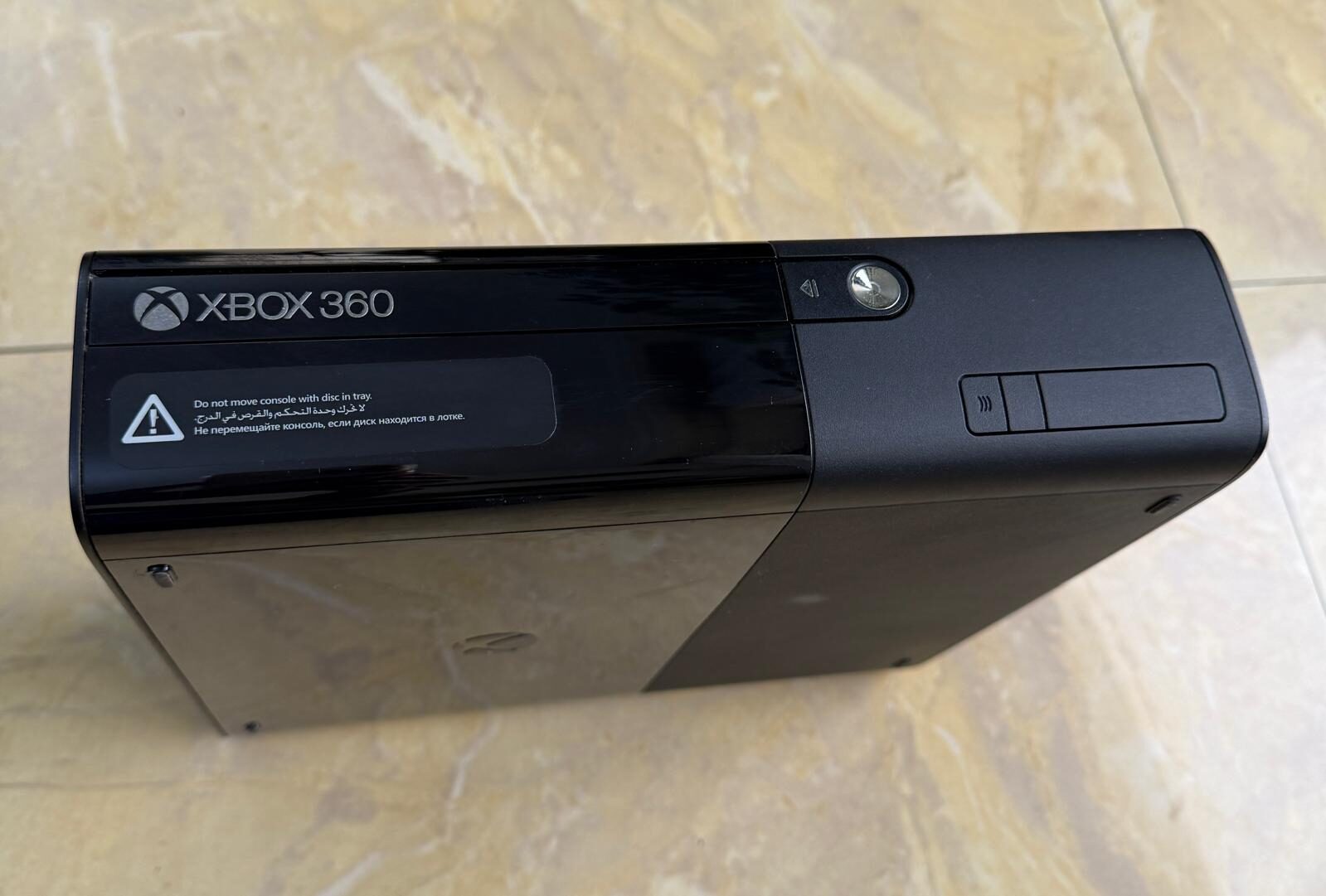 Juffair, Video Games, BHD 75,  Xbox 360 KINECT Console, Controller, Kinect And 6 Game CDs (very Good Condition) For Sell
