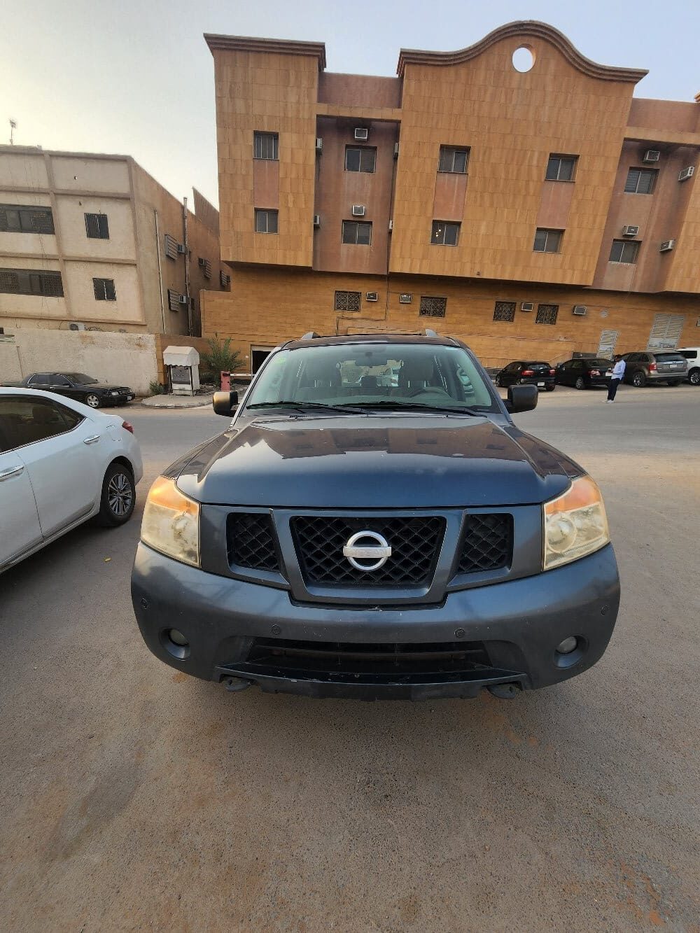 Riyadh, Vehicles, Cars & Trucks , SAR 40000,  Nissan Armada,  2013,  Automatic,  185000 KM,