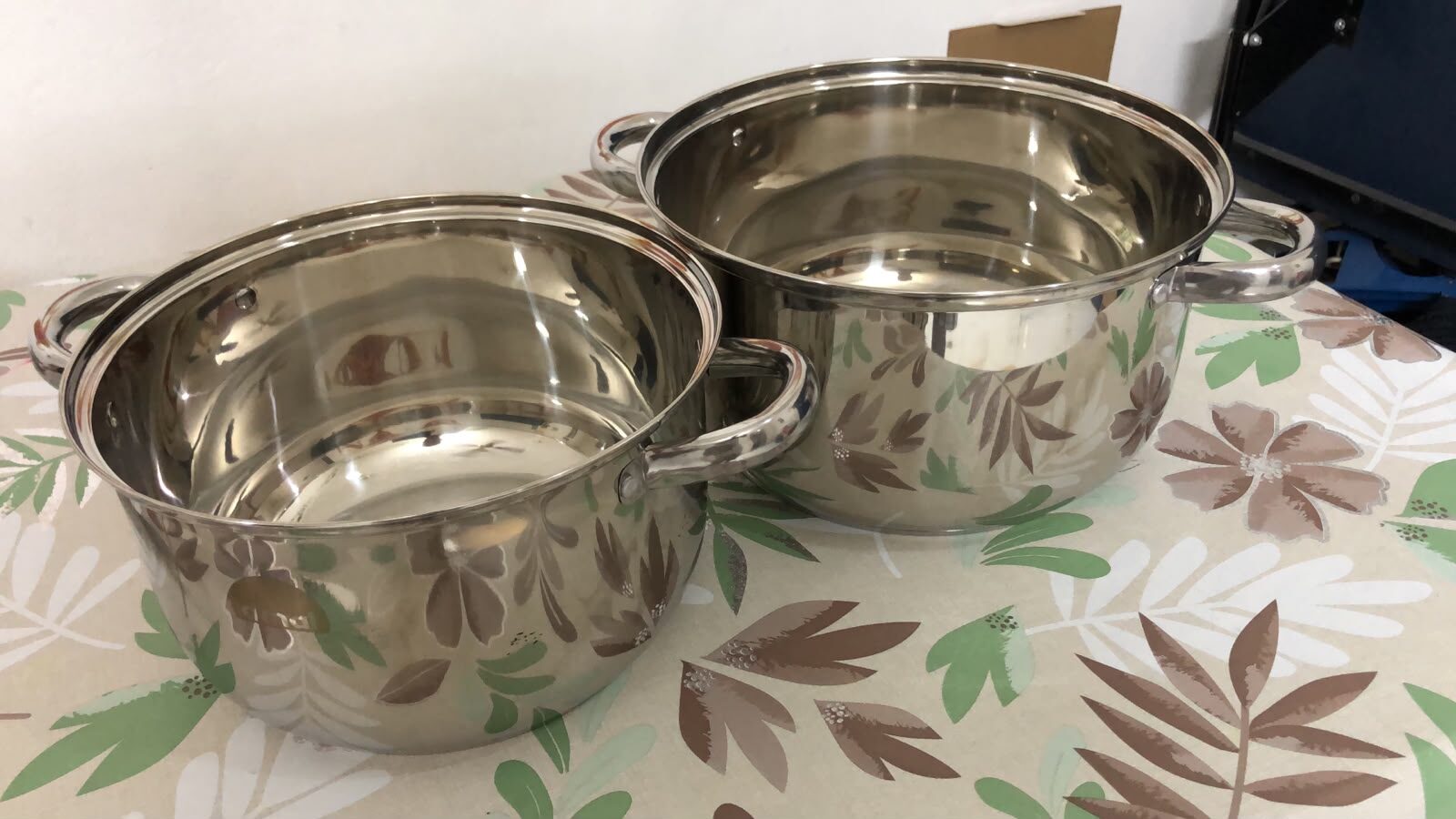 Riyadh, Household Items, SAR 50,  Stainless Steel Cooking Vessels, Pots (two; New)