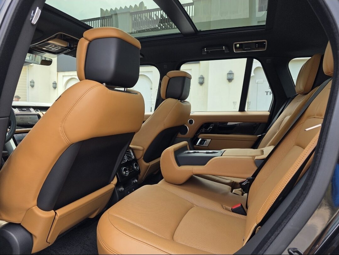 Saar, Vehicles, Cars & Trucks , BHD 18900,  Rover Range Rover,  2018,  Automatic,  83000 KM,  RANGE ROVER VOGUE SVO