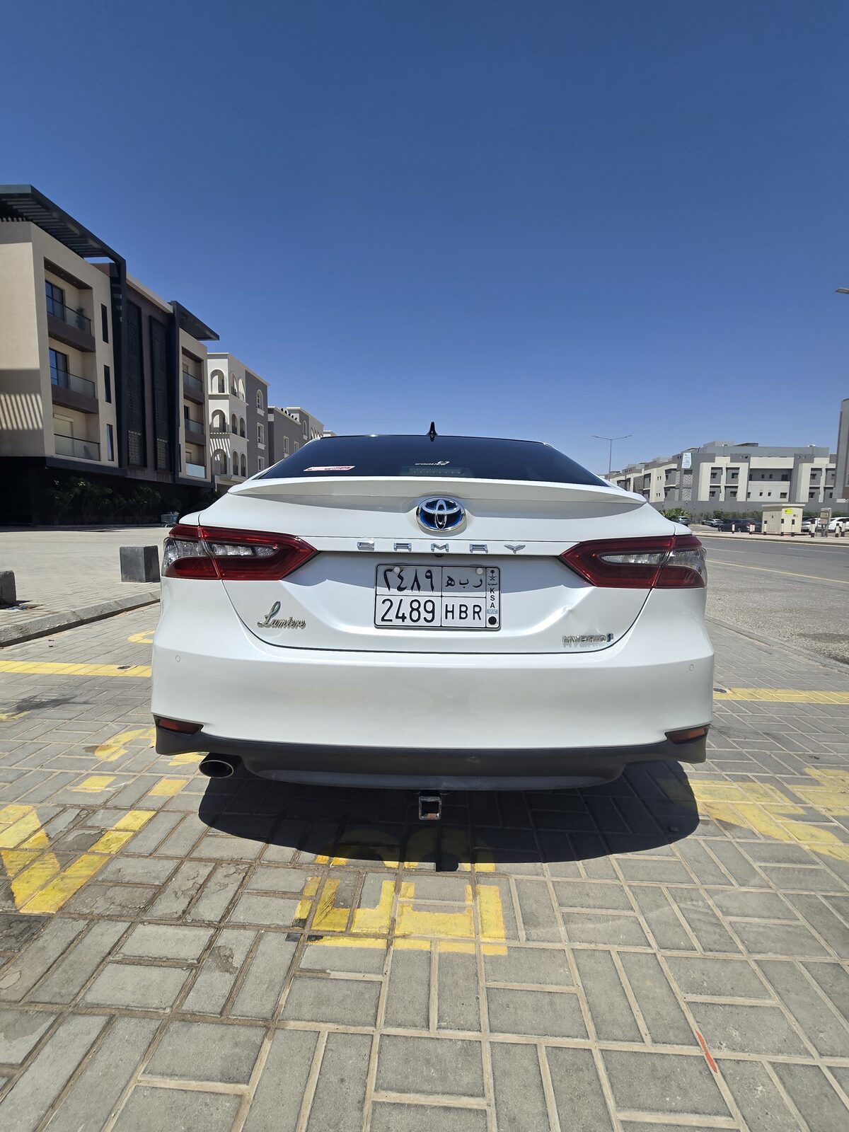 Riyadh, Vehicles, Cars & Trucks , SAR 95000,  Toyota Camry Lumiere (Hybrid),  2022,  Automatic,  79000 KM,  White, Excellent Condition, Low Mileage