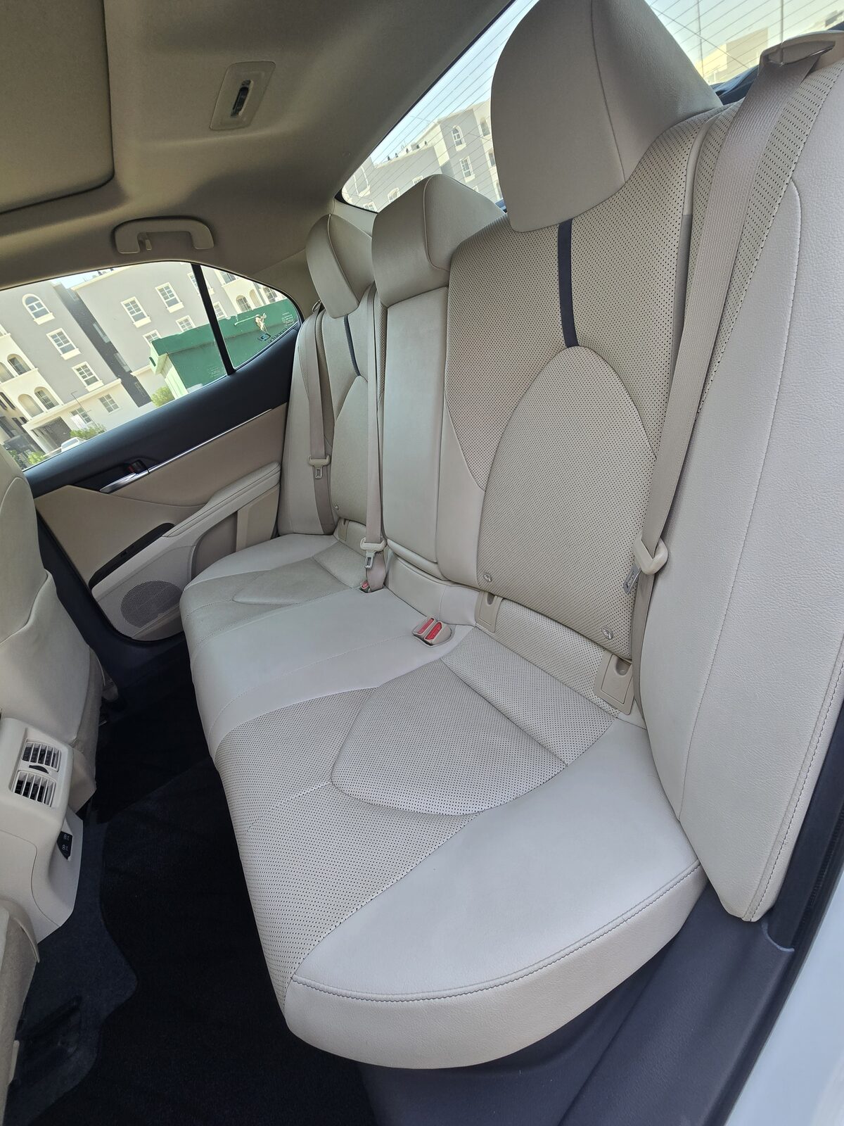 Riyadh, Vehicles, Cars & Trucks , SAR 95000,  Toyota Camry Lumiere (Hybrid),  2022,  Automatic,  79000 KM,  White, Excellent Condition, Low Mileage