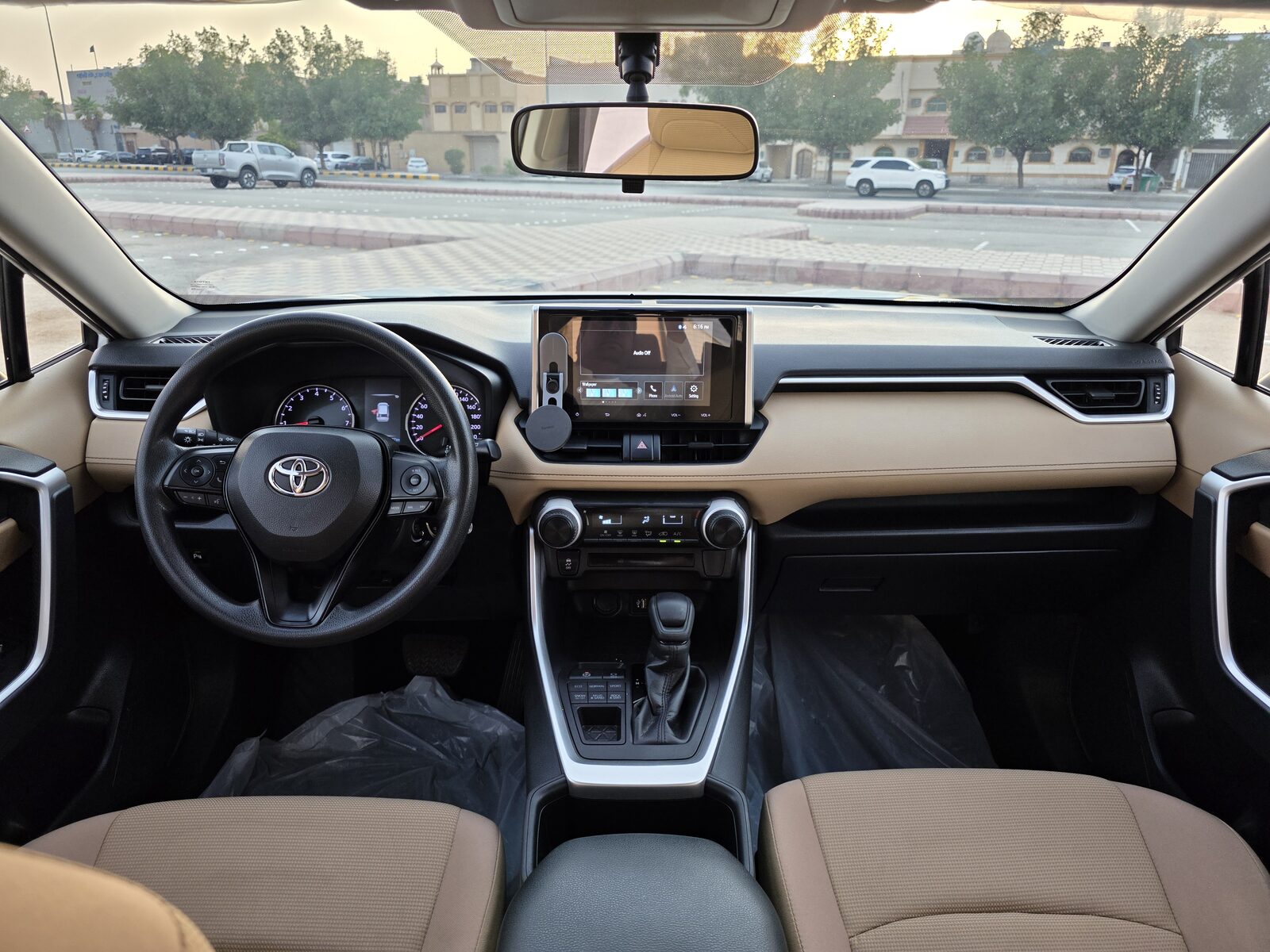 Riyadh, Vehicles, Cars & Trucks , SAR 96000,  Toyota RAV4,  2025,  Automatic,  17000 KM,    4x4 Same New