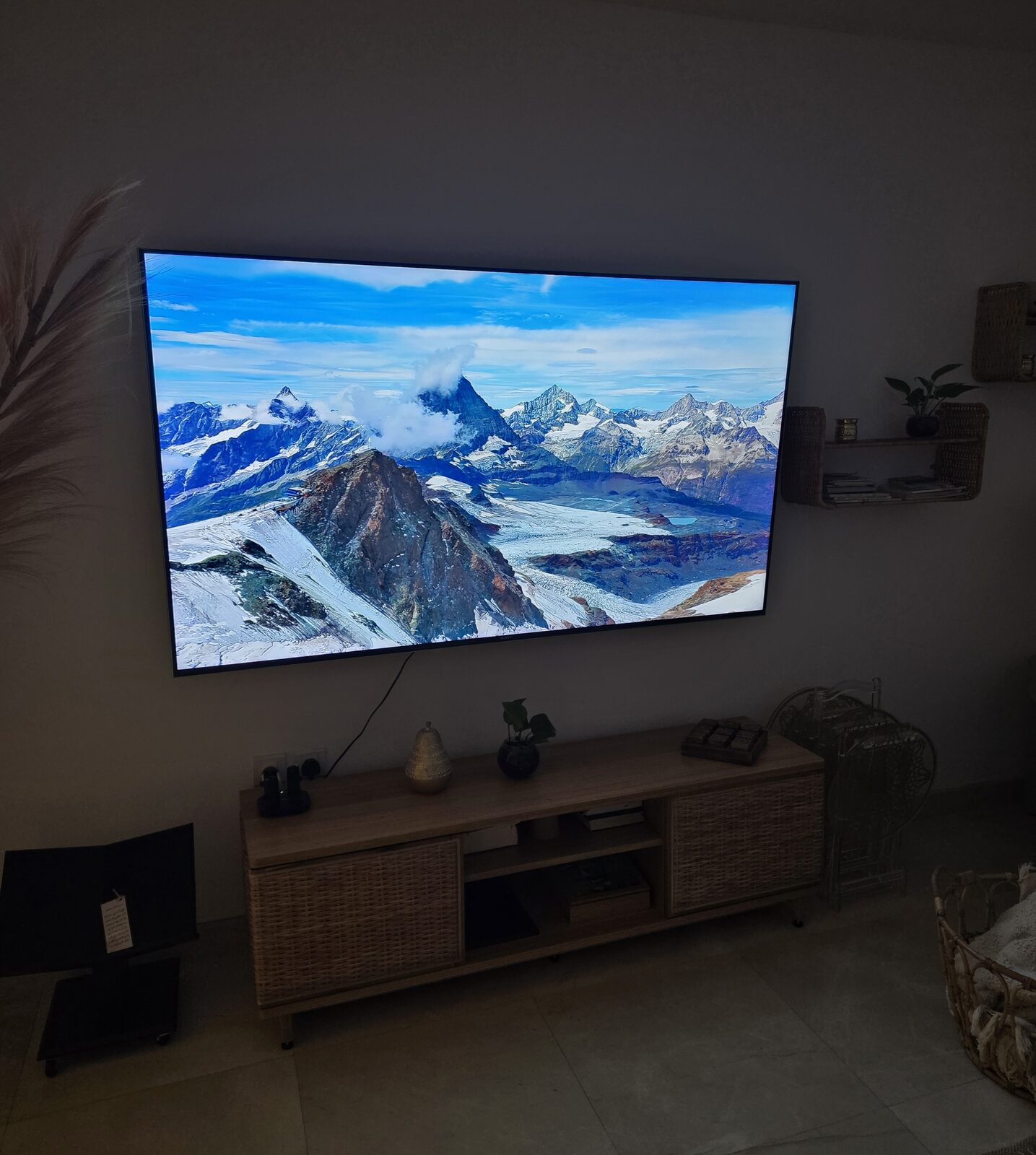 Al Hamra, Furniture, SAR 2700,  Sony 75" 4K HDR Smart TV &ndash; Excellent Condition