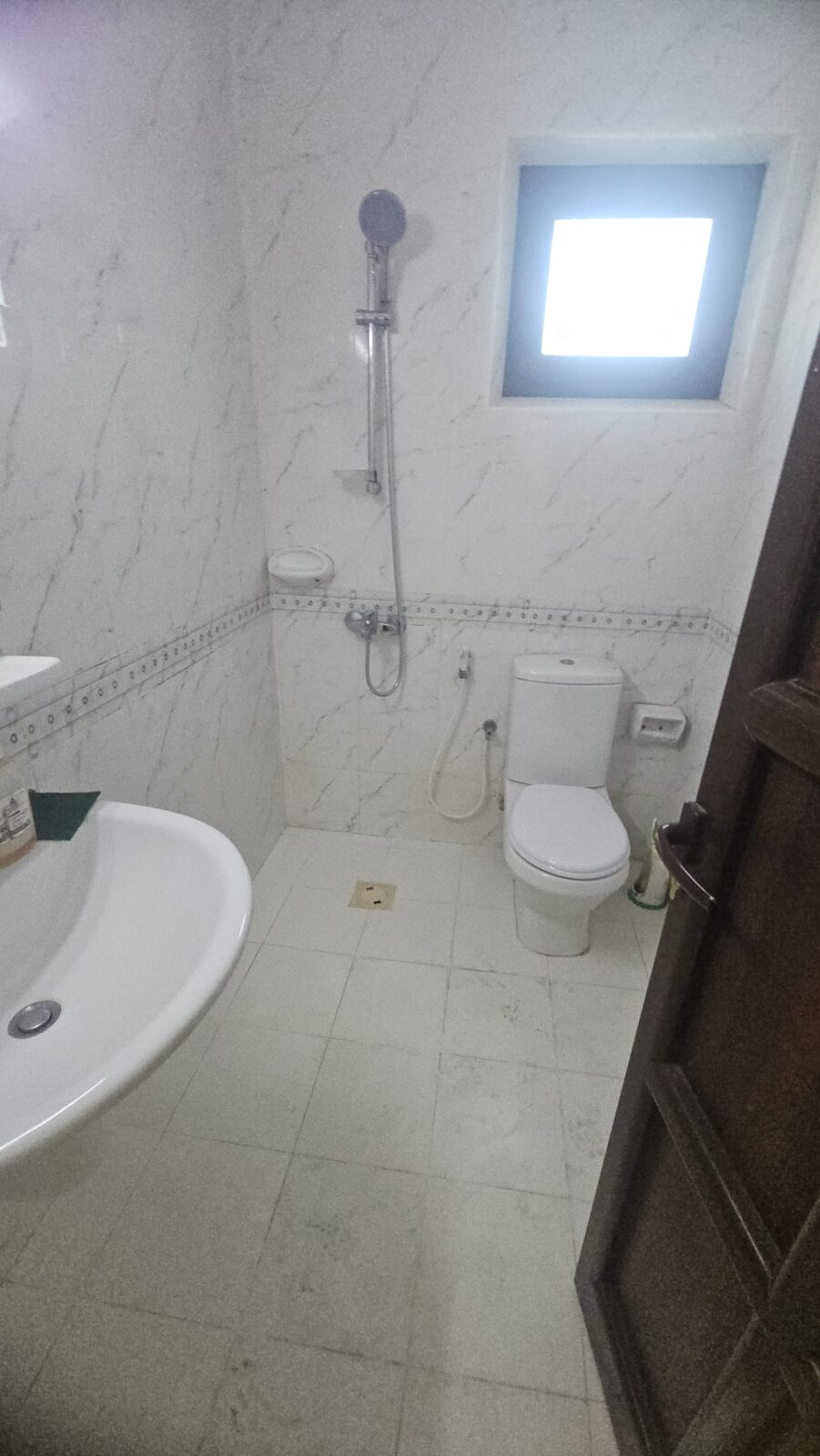 Salmaniya, Apartments, Flats, Houses & Villas, BHD 330/month,  3 BR,  3 Bedroom Semi Furnished Flat For Rent With Ewa Unlimited