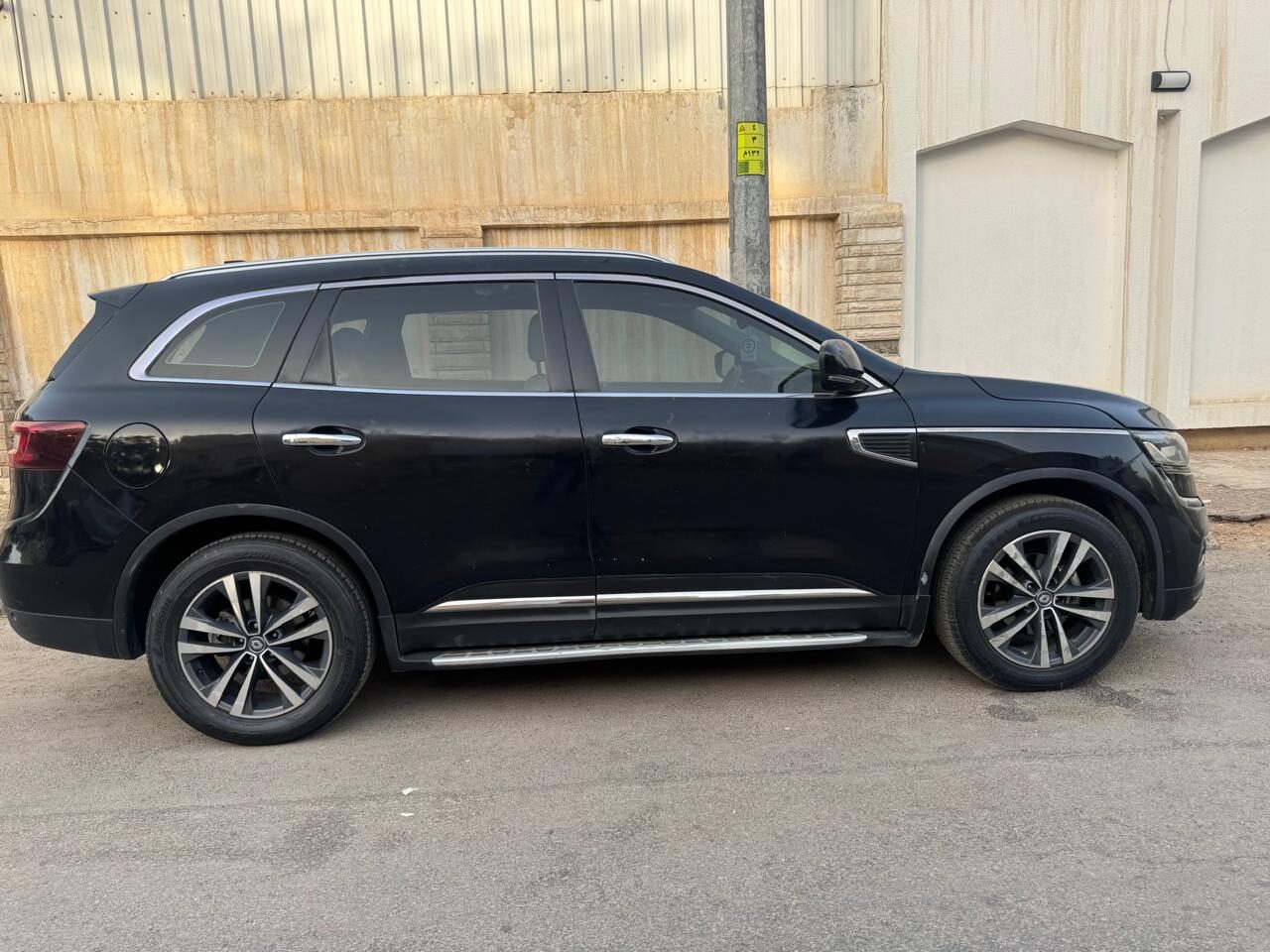 Riyadh, Vehicles, Cars & Trucks , SAR 24500,  Renault Koleos 2017 Model Black,  2017,  Automatic,  193 KM,