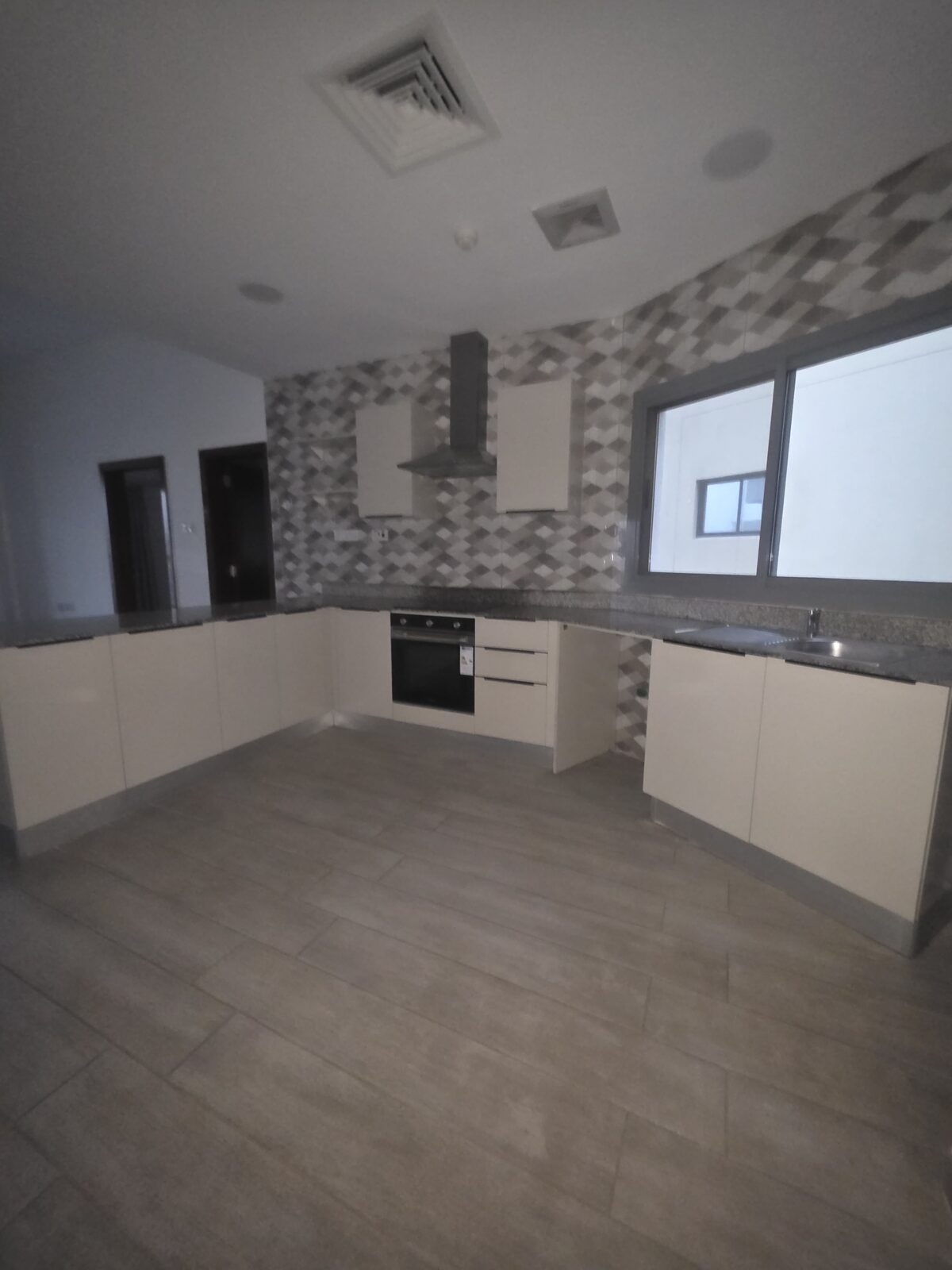 Adliya, Apartments, Flats, Houses & Villas, BHD 220/month,  1 BR,  @1BATHROOM Hall Kitchen Open Without Electricity Car Parking