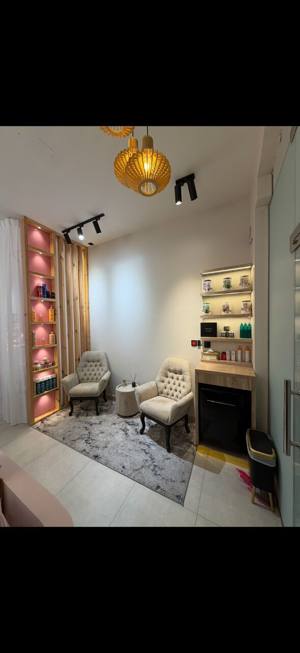 Manama, Shops, BHD 8000,  65 Sq. Meter,  Ladies Salon For Sale
