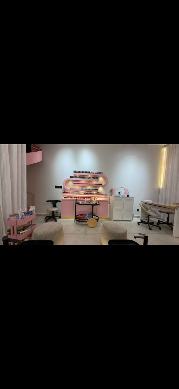 Manama, Shops, BHD 8000,  65 Sq. Meter,  Ladies Salon For Sale