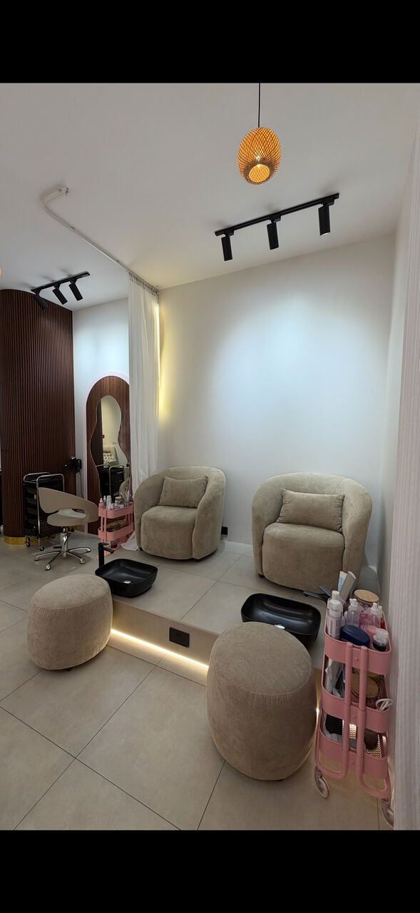Manama, Shops, BHD 8000,  65 Sq. Meter,  Ladies Salon For Sale