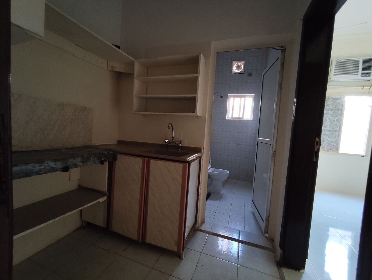 Segaya, Apartments, Flats, Houses & Villas, BHD 70/year,  1 BR,  Sagaya:- Studio Flat On Rent With Ac..