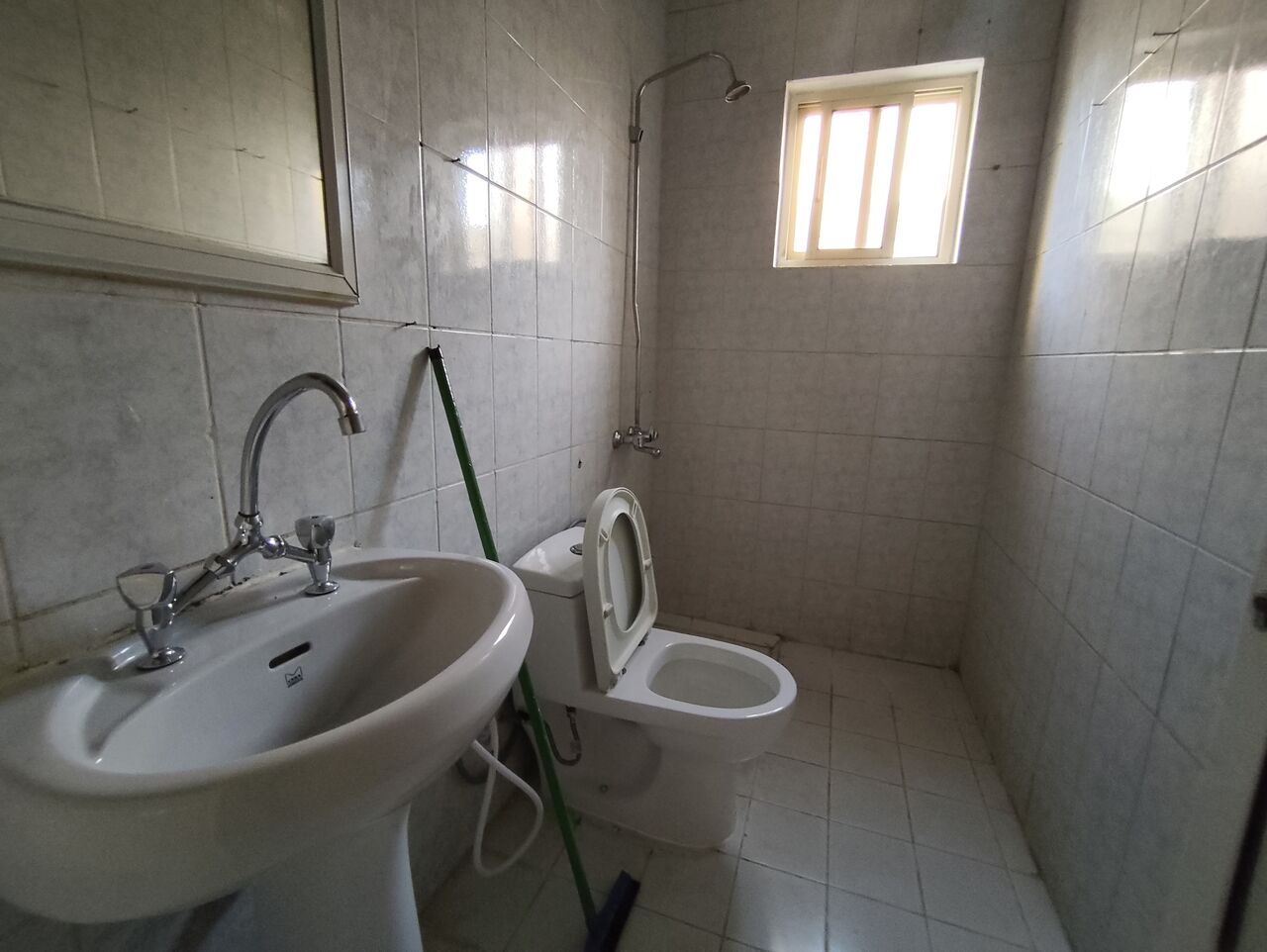 Segaya, Apartments, Flats, Houses & Villas, BHD 70/year,  1 BR,  Sagaya:- Studio Flat On Rent With Ac..