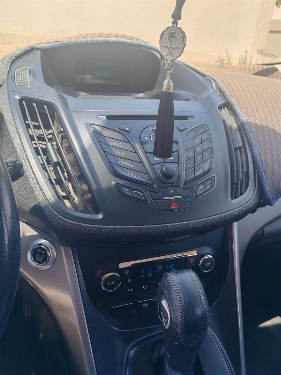 Yanbu, Vehicles, Cars & Trucks , SAR 18000,  Ford Escape,  2015,  Automatic,  368 KM,    Black Color