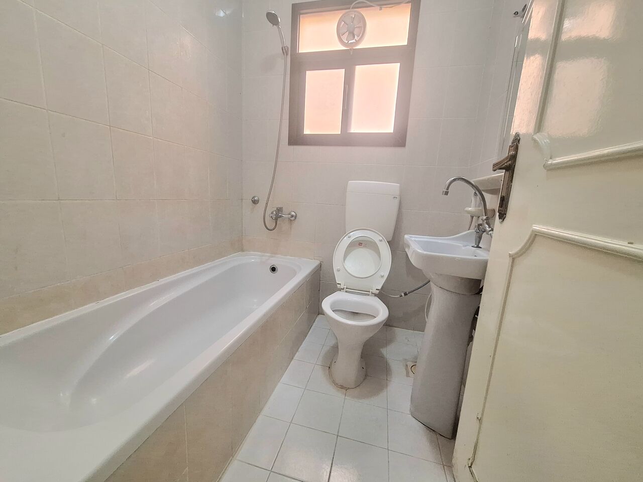 Mahooz, Apartments, Flats, Houses & Villas, BHD 230/year,  Furnished,  1 BR,  Fully Furnished 1 Bedroom Flat Available In Mahooz