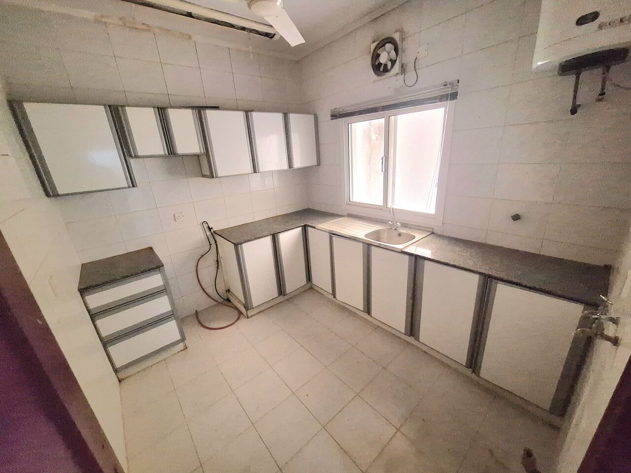 Mahooz, Apartments, Flats, Houses & Villas, BHD 160/year,  1 BR,  Unfurnished 1 Bedroom Flat Available In Mahooz