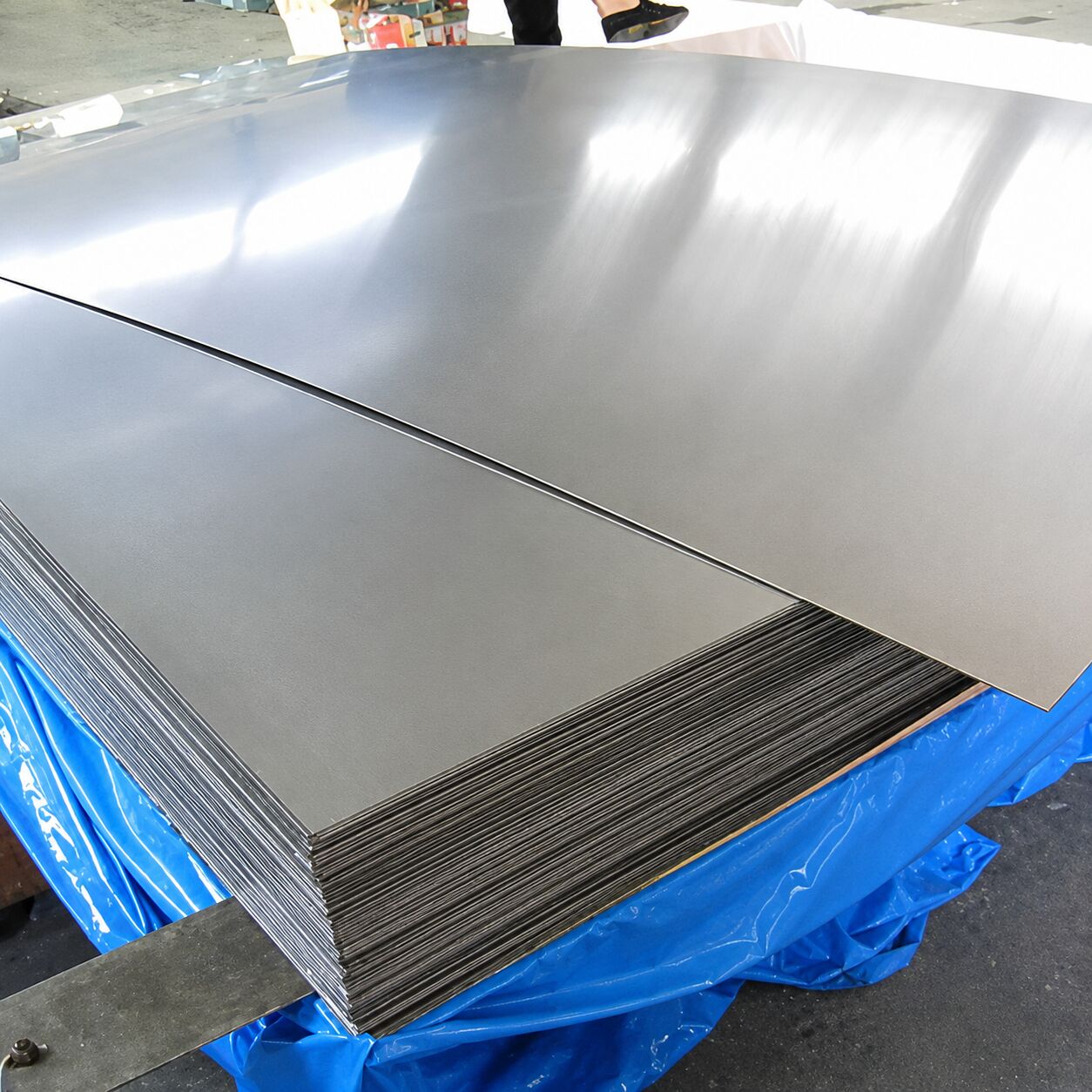 Mumbai, Heavy Equipment, INR 150,  Reliable Stainless Steel Sheet Suppliers In Saudi Arabia For Quality Steel Solutions