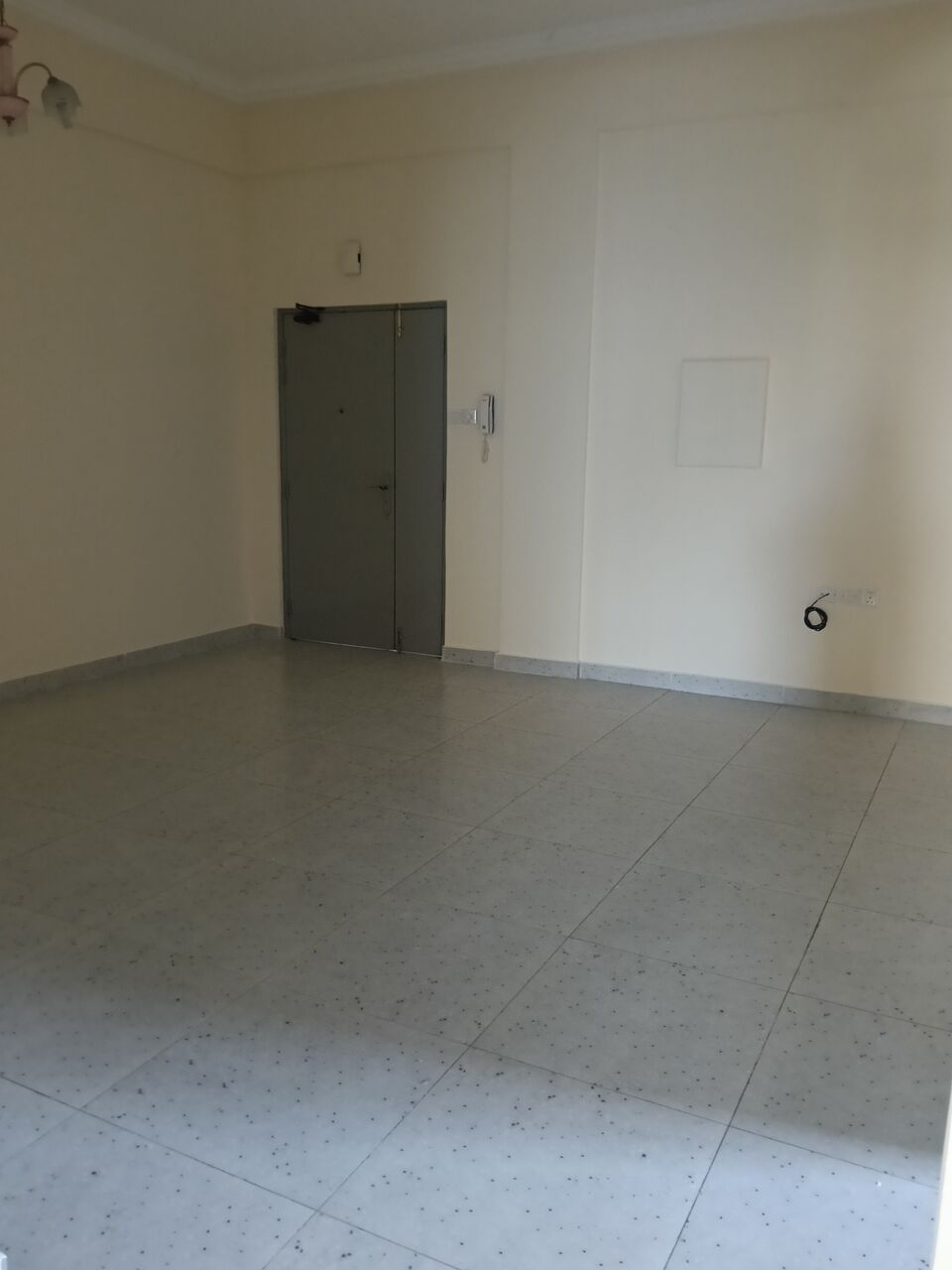 Salmaniya, Apartments, Flats, Houses & Villas, BHD 210/month,  2 BR,  2 Bedroom Unfurnished Flat For Rent Without Ewa