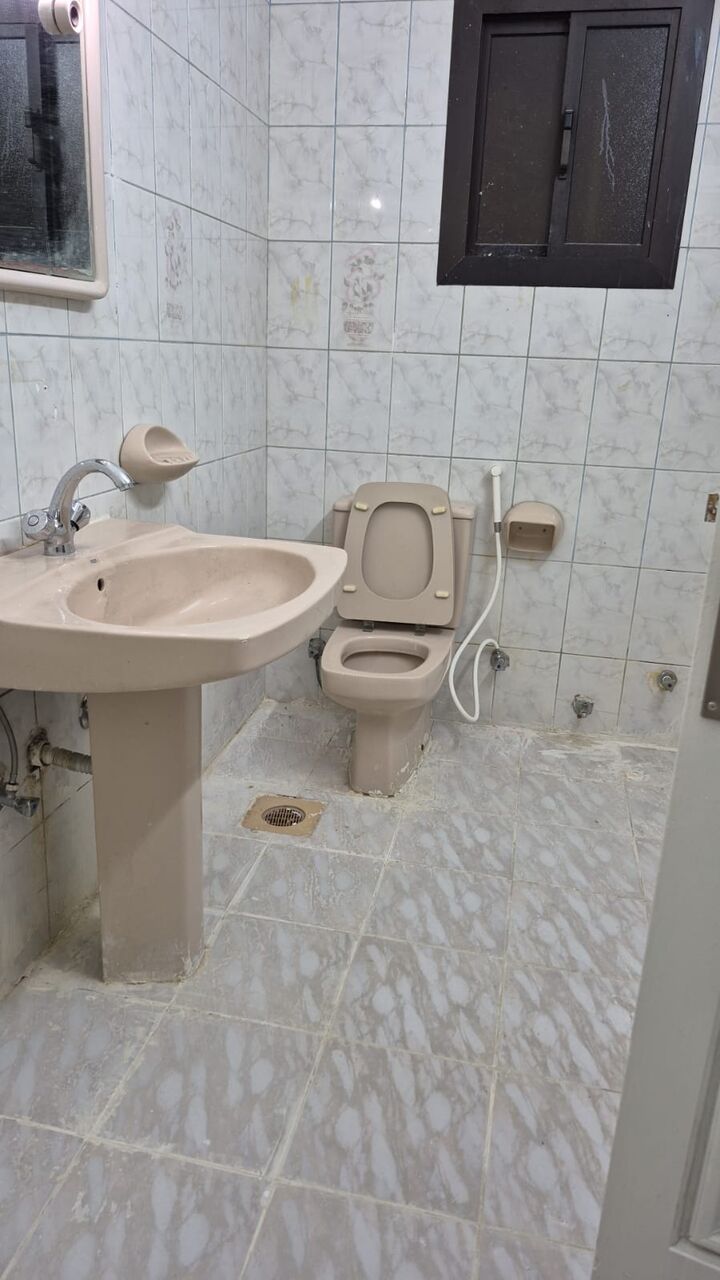 Al Aziziyah, Apartments, Flats, Houses & Villas, SAR 1000/month,  A Clean, Spacious, And Comfortable Room Is Available For Rent In A Peaceful Family Home.