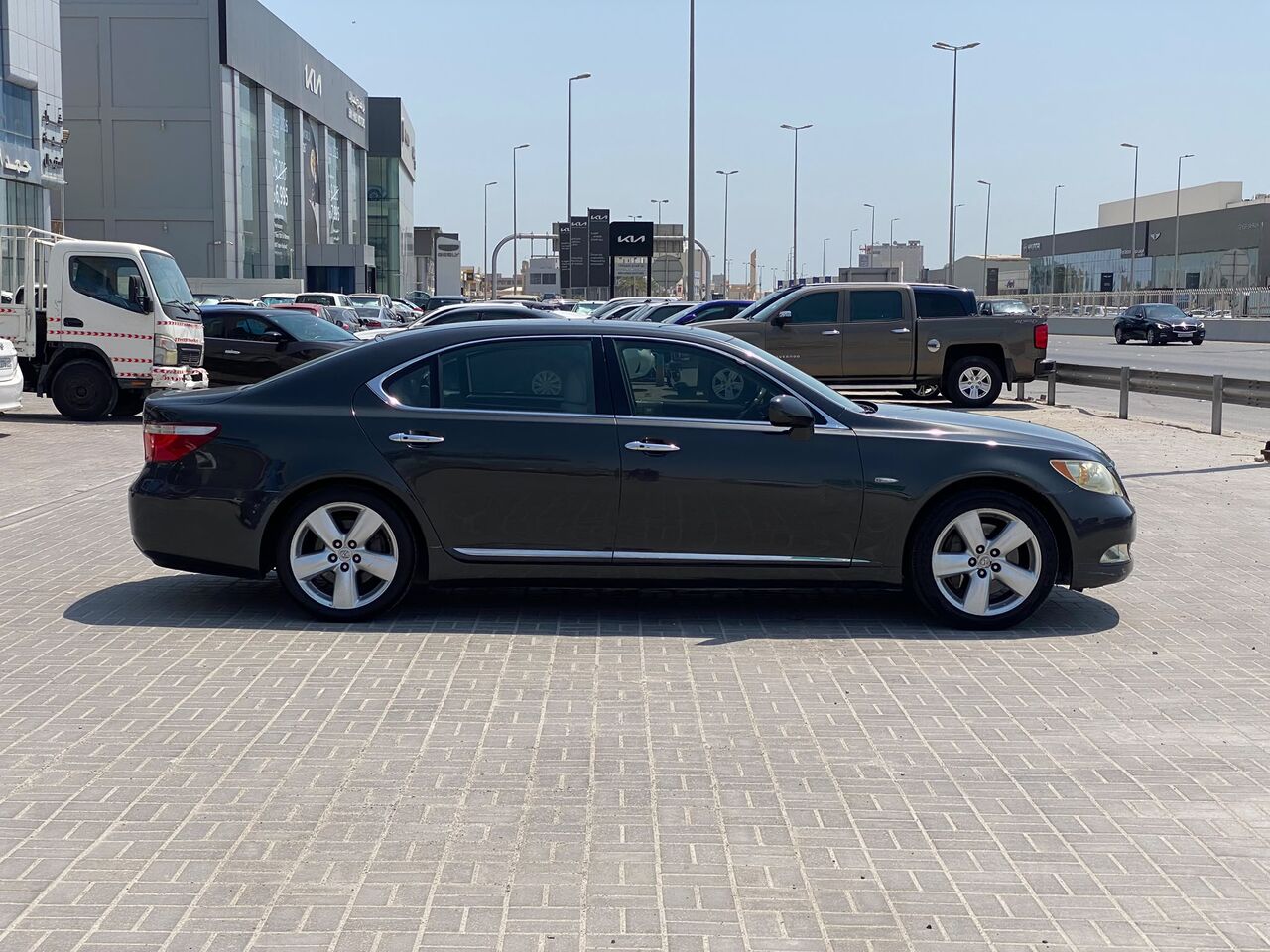 Manama, Vehicles, Cars & Trucks , BHD 2900,  Lexus LS-460,  2007,  Automatic,  210300 KM,   /  (Grey)