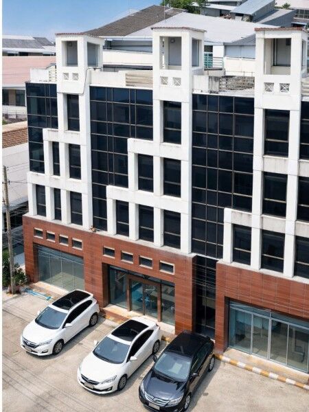 Bangkok, Villas, THB 59999,  26 Sq. Feet,  MRT Bang Kapi 900 M. Office Building For Rent, 6 Floors, 2 Bedrooms, 5-6 Bathrooms, Near