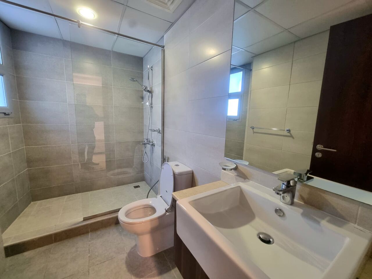 Amwaj Islands, Apartments, Flats, Houses & Villas, BHD 350/month,  Furnished,  2 BR,  130 Sq. Meter,  Spacious 2 BR FF Apartment With WIFI Amwaj Island For Rent