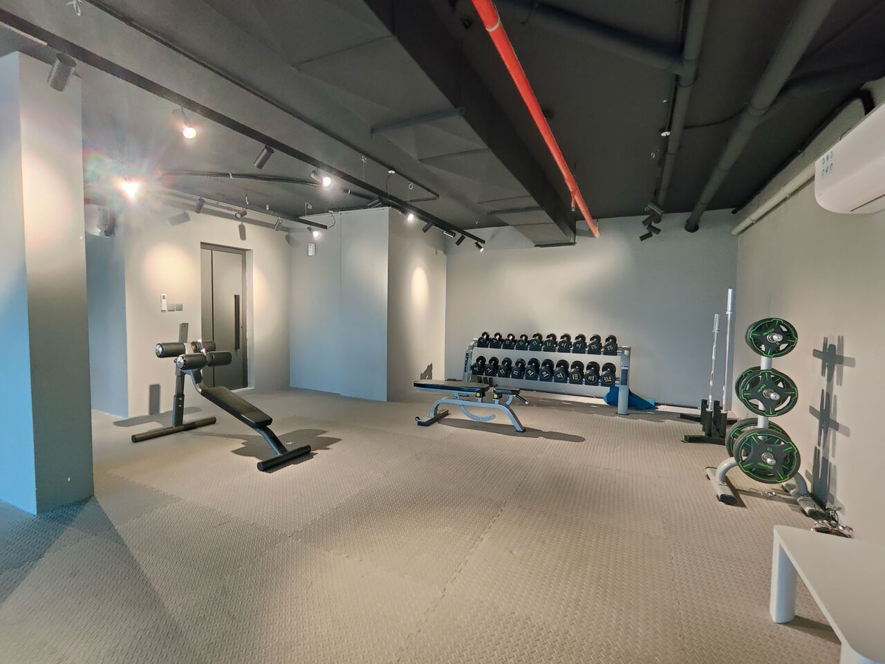 Segaya, Apartments, Flats, Houses & Villas, BHD 270/month,  1 BR,  Fully Furnished Studio | Pool, Gym & WiFi | Prime Location | Salmaniya / Mahoos / Segaya