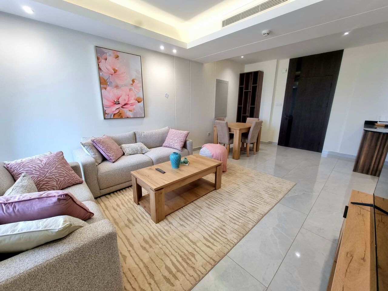 Amwaj Islands, Apartments, Flats, Houses & Villas, BHD 350/month,  Furnished,  1 BR,  70 Sq. Meter,  Beautiful 1 BR FF Apartment With Lagoon View