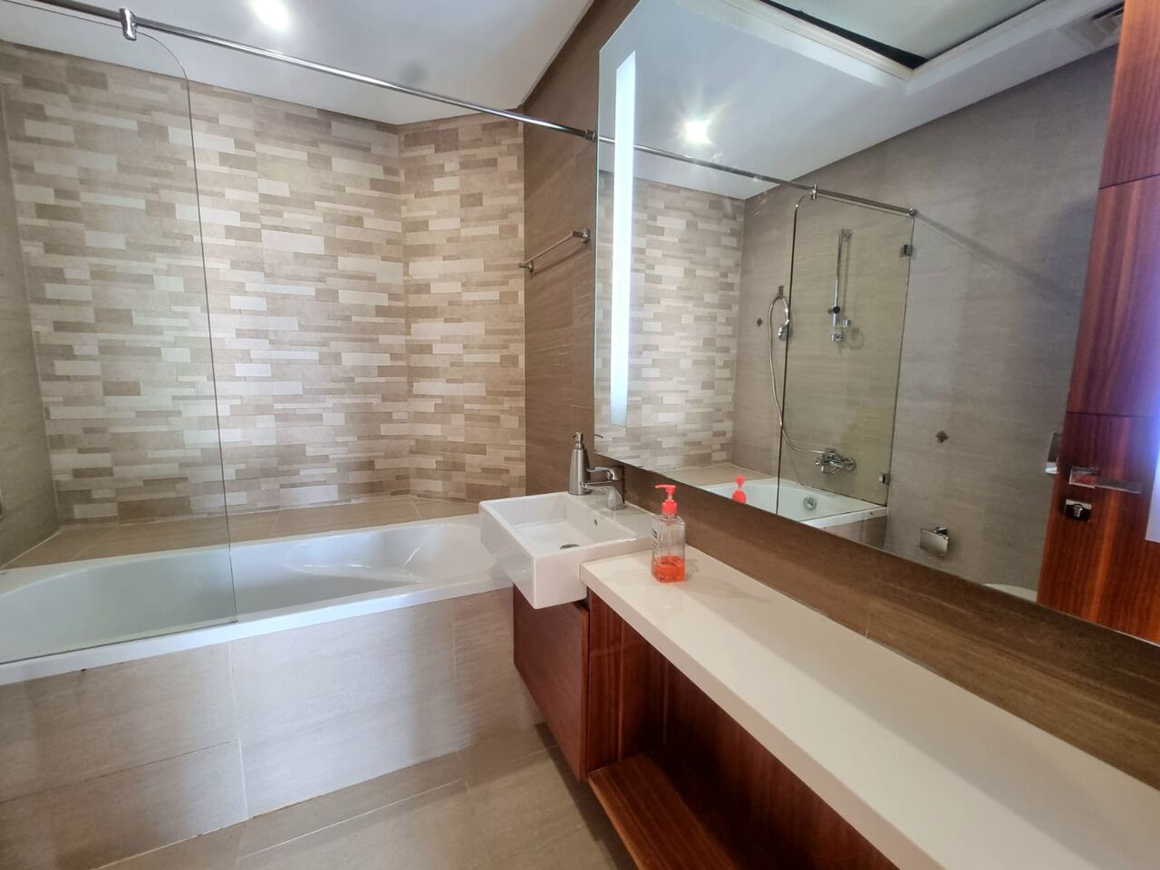 Amwaj Islands, Apartments, Flats, Houses & Villas, BHD 430/month,  Furnished,  2 BR,  130 Sq. Meter,  Modern Interior 2 BR FF Apartment Amwaj Island For Rent
