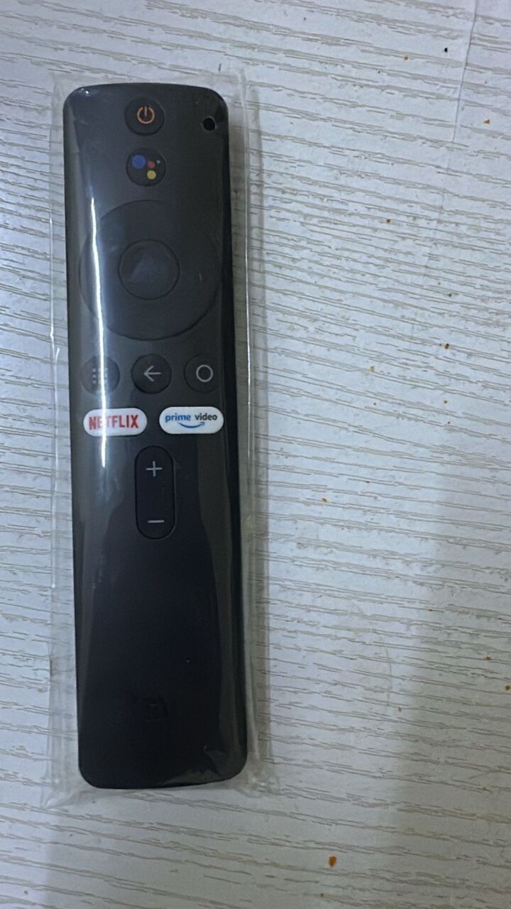 Dammam, Household Items, SAR 1,  For Sale &ndash; Samsung TV + TV Stand + Brand New Mi TV Stick