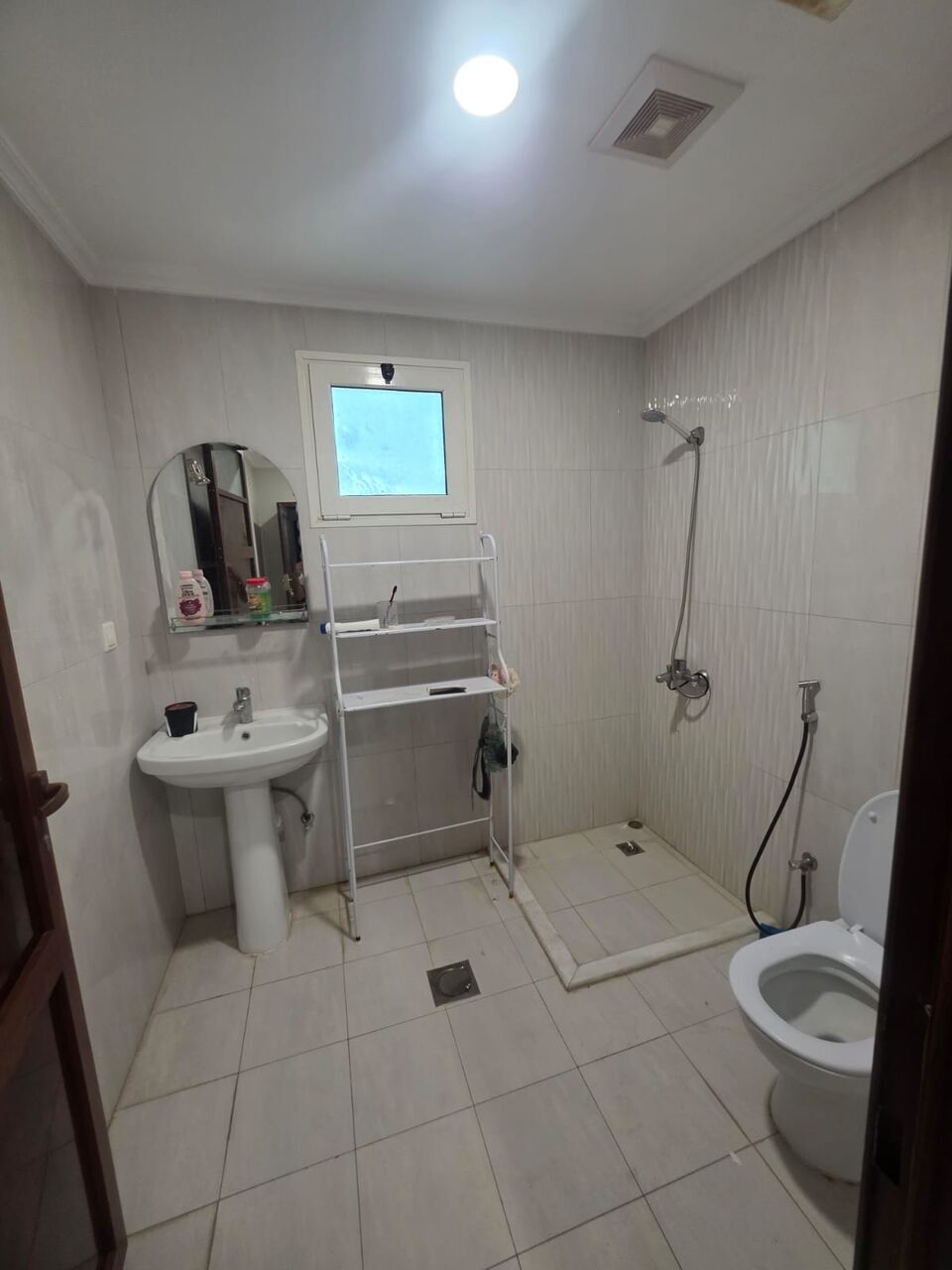 Khobar, Apartments, Flats, Houses & Villas, SAR 24600/year,  3 BR,  3 Bedrooms, 2 Bathrooms, A Kitchen,with Air Conditioners  Elevator Available