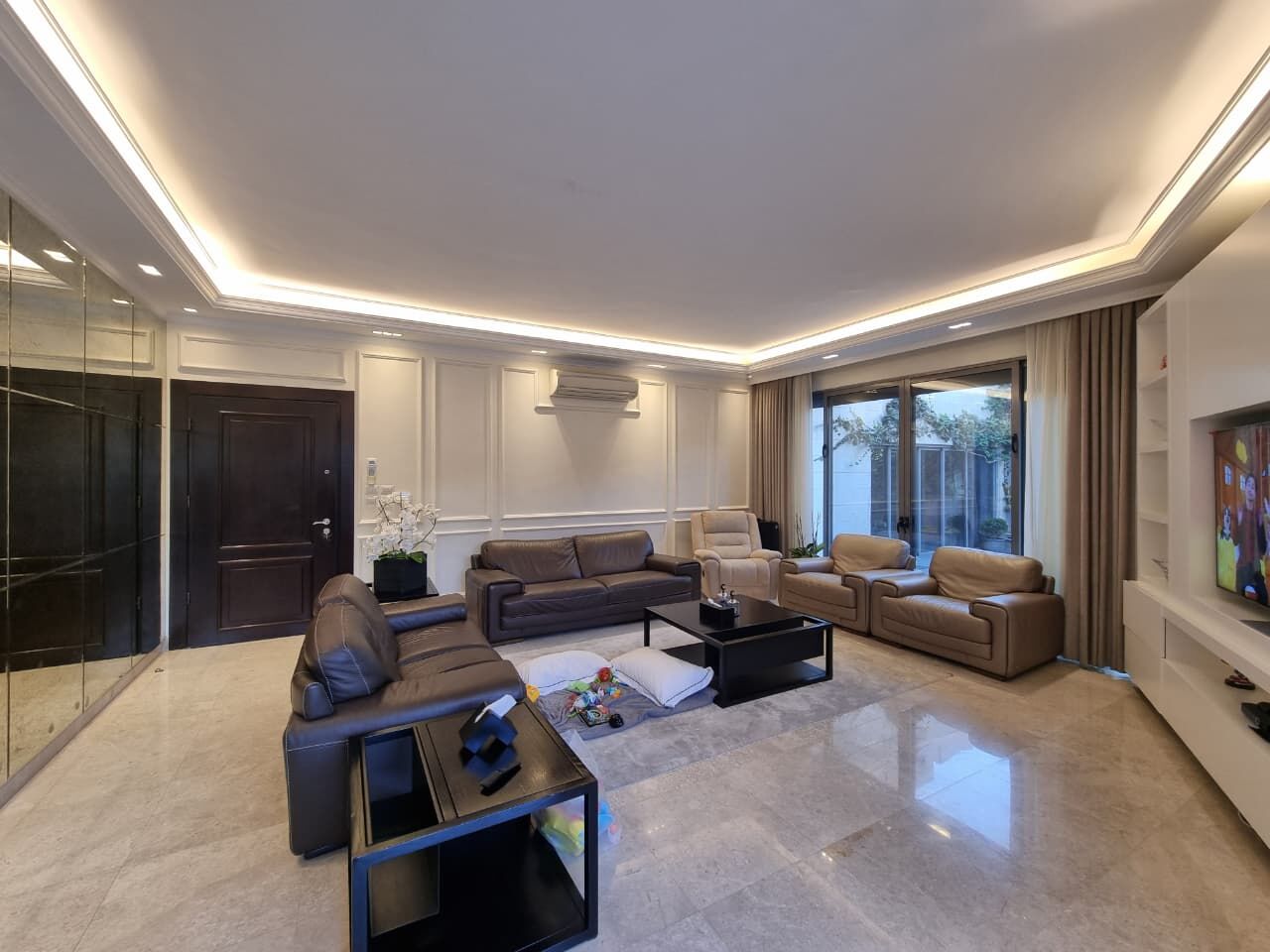 Abdoun, Apartments, Flats, Houses & Villas, JOD 27000/month,  3 BR,  225 Sq. Meter,  Semi-ground Floor Apartment For Rent In Abdoun