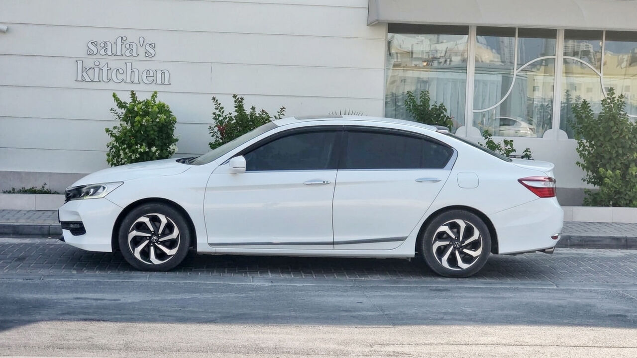 Manama, Vehicles, Cars & Trucks , BHD 4700,  Honda Accord,  2017,  Automatic,  158000 KM,    FOR SALE