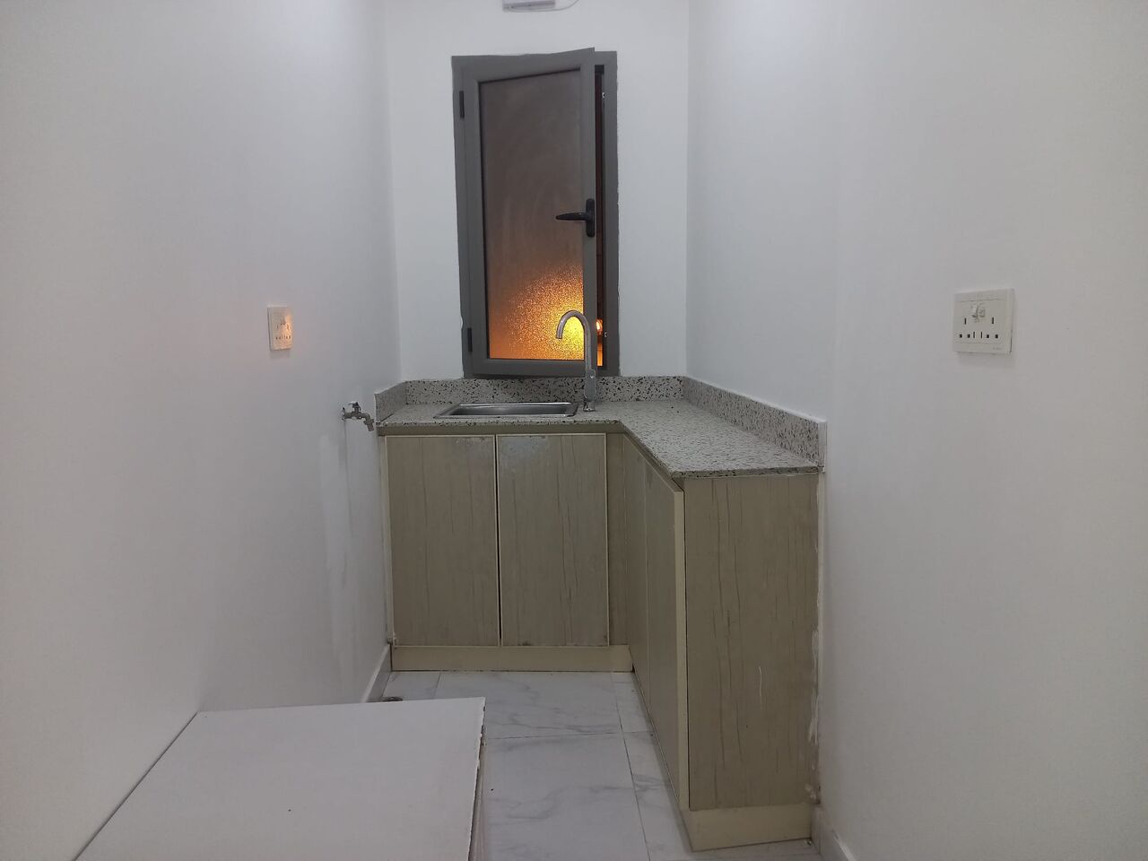 Manama, Apartments, Flats, Houses & Villas, BHD 140/month,  1 BR,  # STUDIO FLAT FOR RENT CLOSED KITCHEN, A/C, UNLIMITED EWA -140/BD #