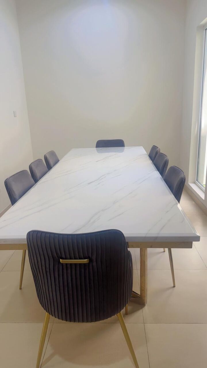 Muharraq, Furniture, BHD 450,  STUNNING MODERN 10-SEATER DINING TABLE FOR SALE