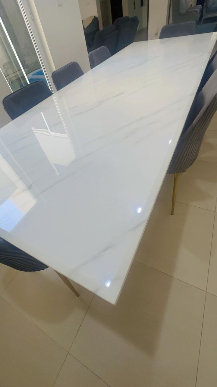 Muharraq, Furniture, BHD 450,  STUNNING MODERN 10-SEATER DINING TABLE FOR SALE