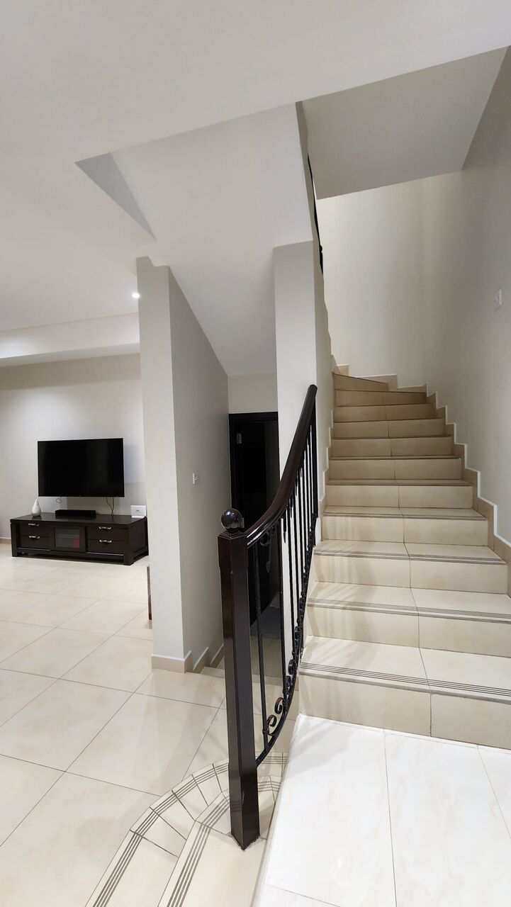Amwaj Islands, Villas, BHD 850,  Furnished,  160 Sq. Meter,  Canal Access 2 BR FF Villa For Rent Floating City