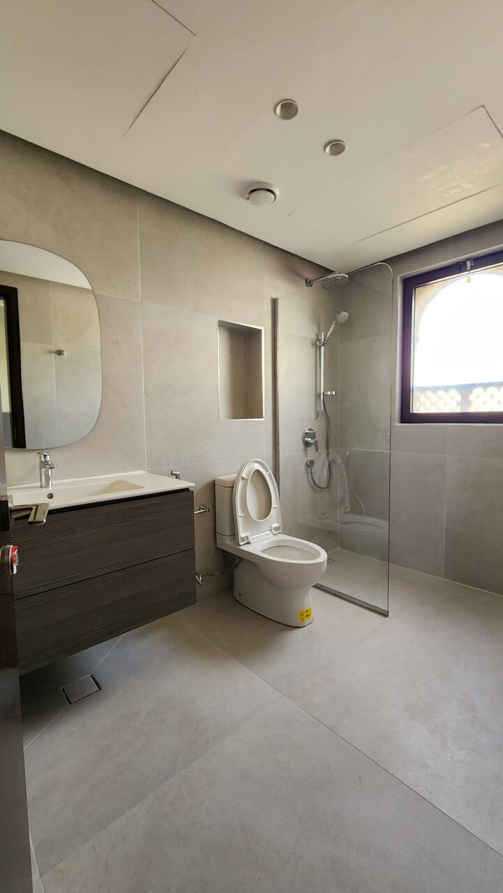 Amwaj Islands, Villas, BHD 850,  Furnished,  160 Sq. Meter,  Canal Access 2 BR FF Villa For Rent Floating City