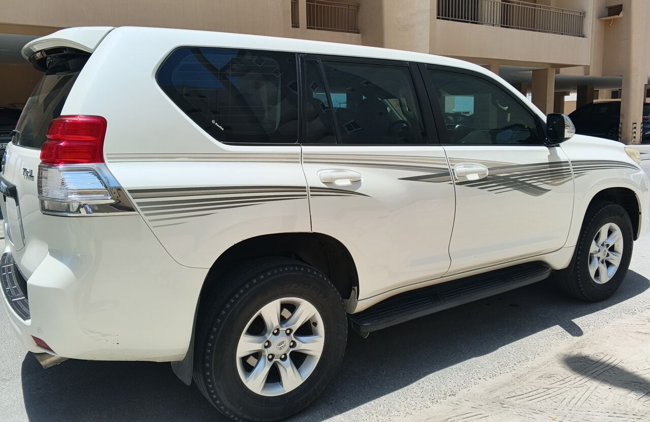 Hidd, Vehicles, Cars & Trucks , BHD 5300,  Toyota Prado,  2011,  Automatic,  164000 KM,    2.7L (White) &ndash; Excellent Condition, Ready To Drive