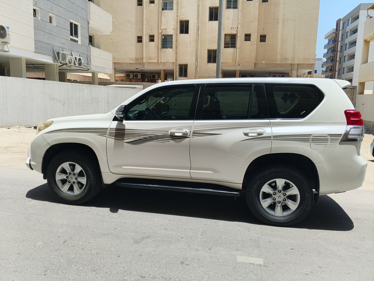 Hidd, Vehicles, Cars & Trucks , BHD 5300,  Toyota Prado,  2011,  Automatic,  164000 KM,    2.7L (White) &ndash; Excellent Condition, Ready To Drive